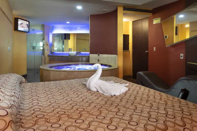 Jacuzzi / Sauna - Image 1